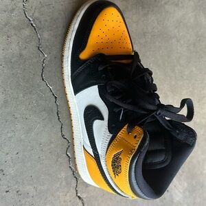 Yellow / Black / White Retro 1